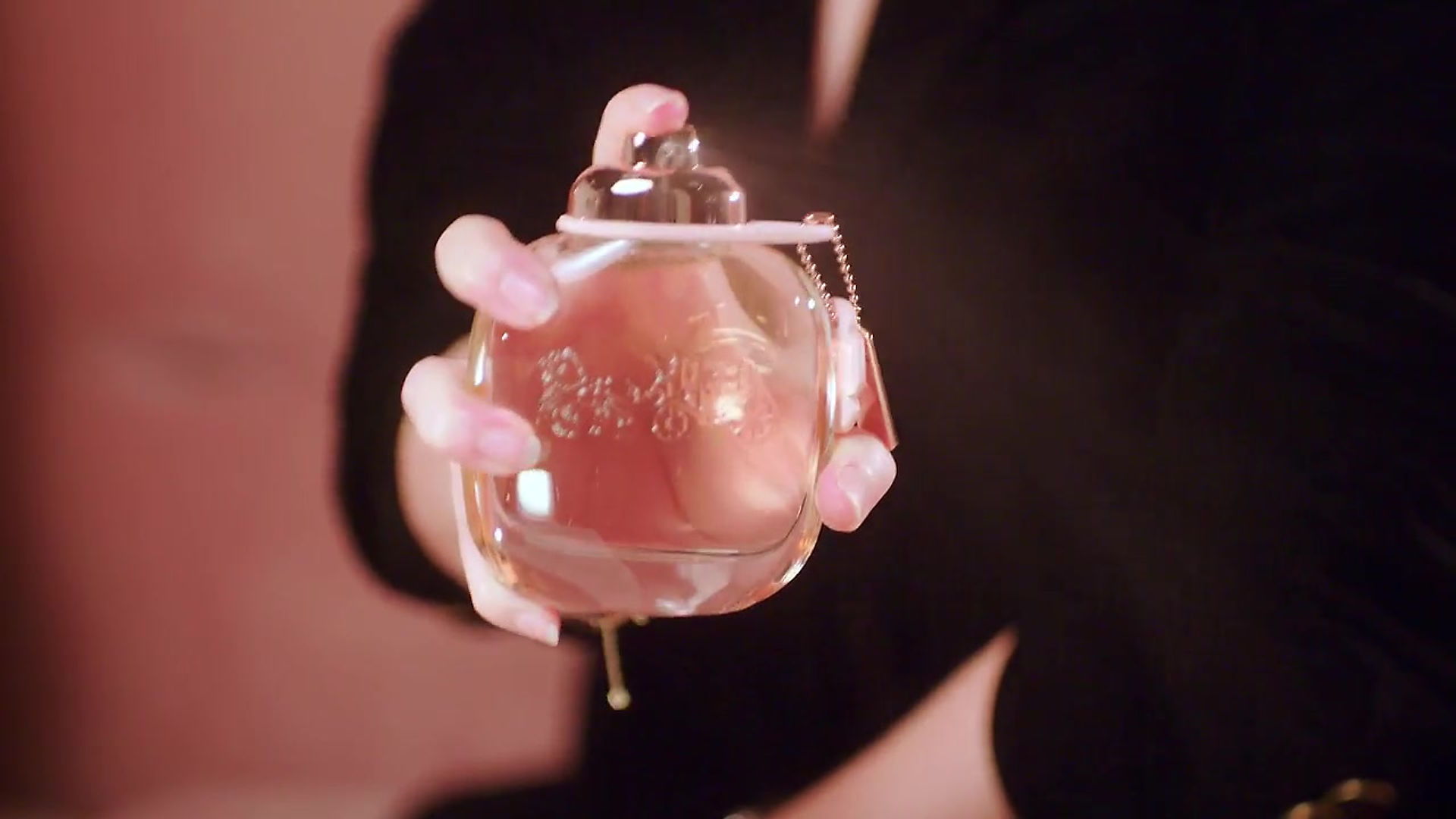 Perfume Is Actually the Best Gift to Give for the Holidays